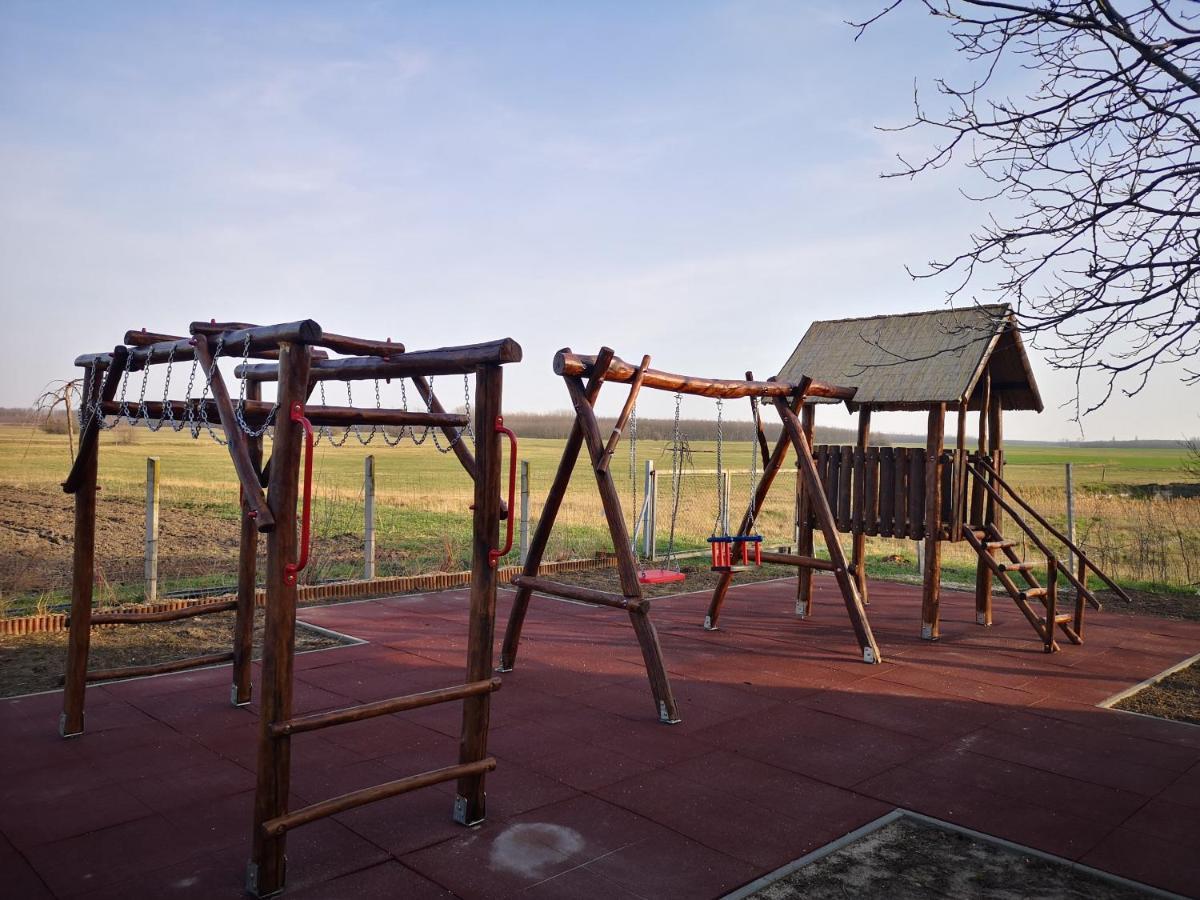 Eszter-Haz Vendeghaz Kerekegyhaza Kerekegyháza Exterior photo