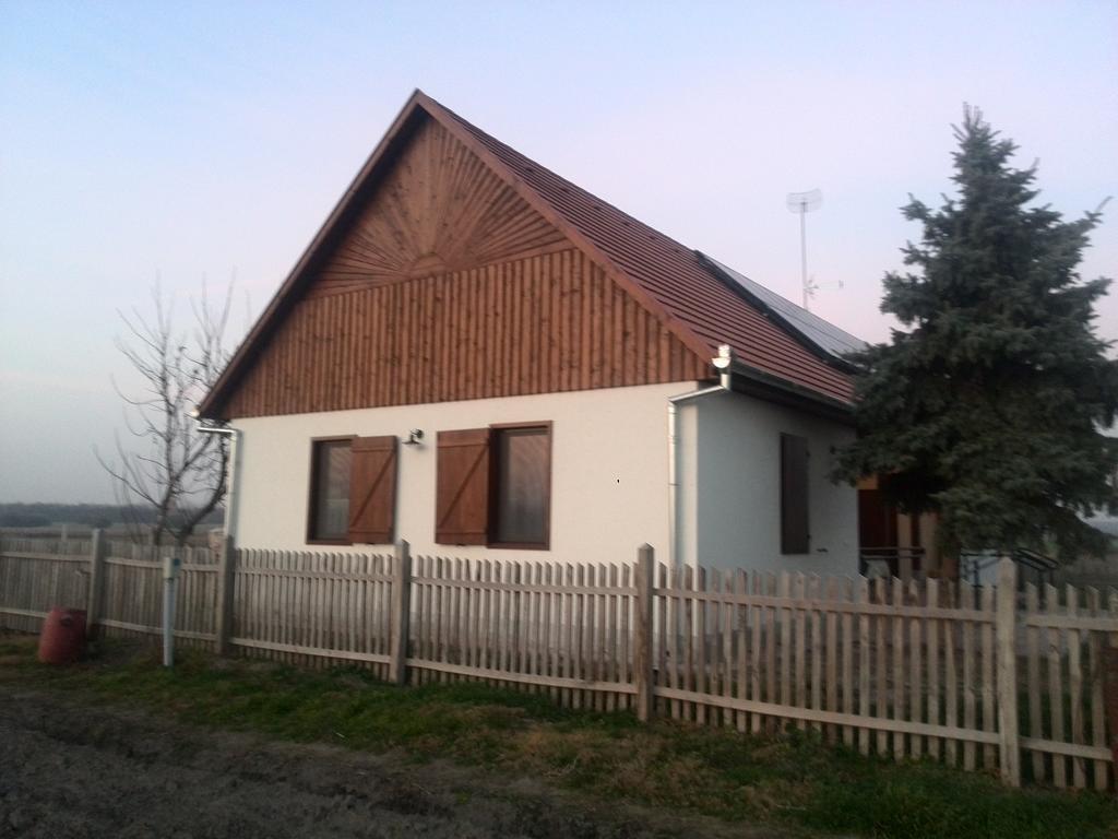 Eszter-Haz Vendeghaz Kerekegyhaza Kerekegyháza Exterior photo